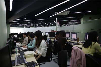 上海服裝設(shè)計培訓(xùn)實戰(zhàn)教學(xué) 技能 學(xué)歷 推薦就業(yè)